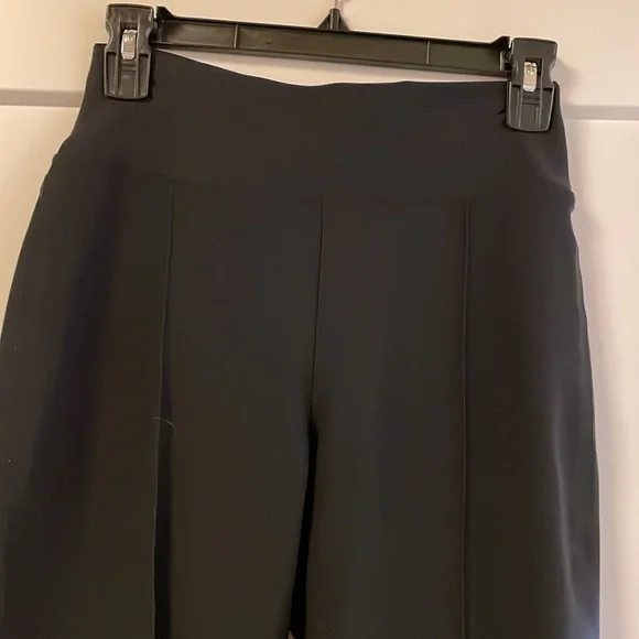 Elegant Black Cropped Pants - Picture 4 of 9